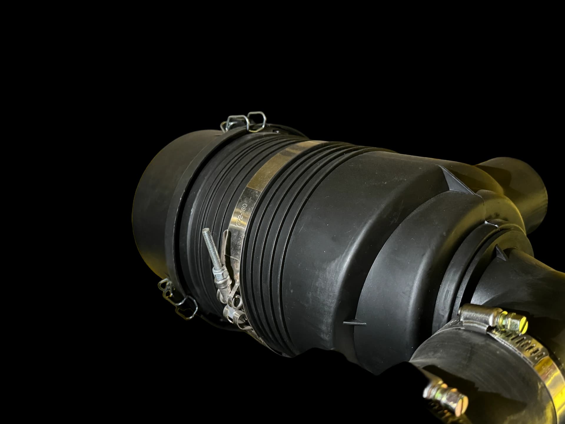 Дизельный генератор Vektor AD-20Y-T400 в шумозащитном кожухе — фото 5